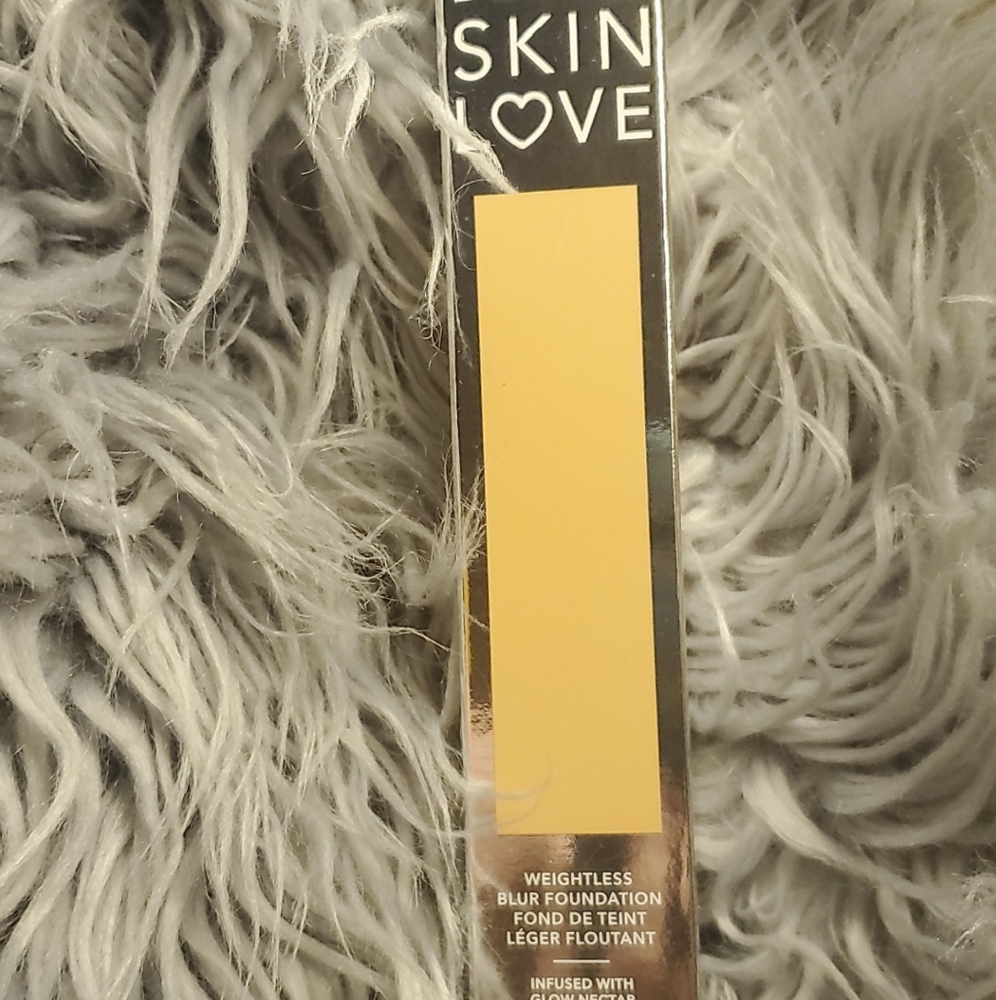 Becca skin love weightless blur foundation
